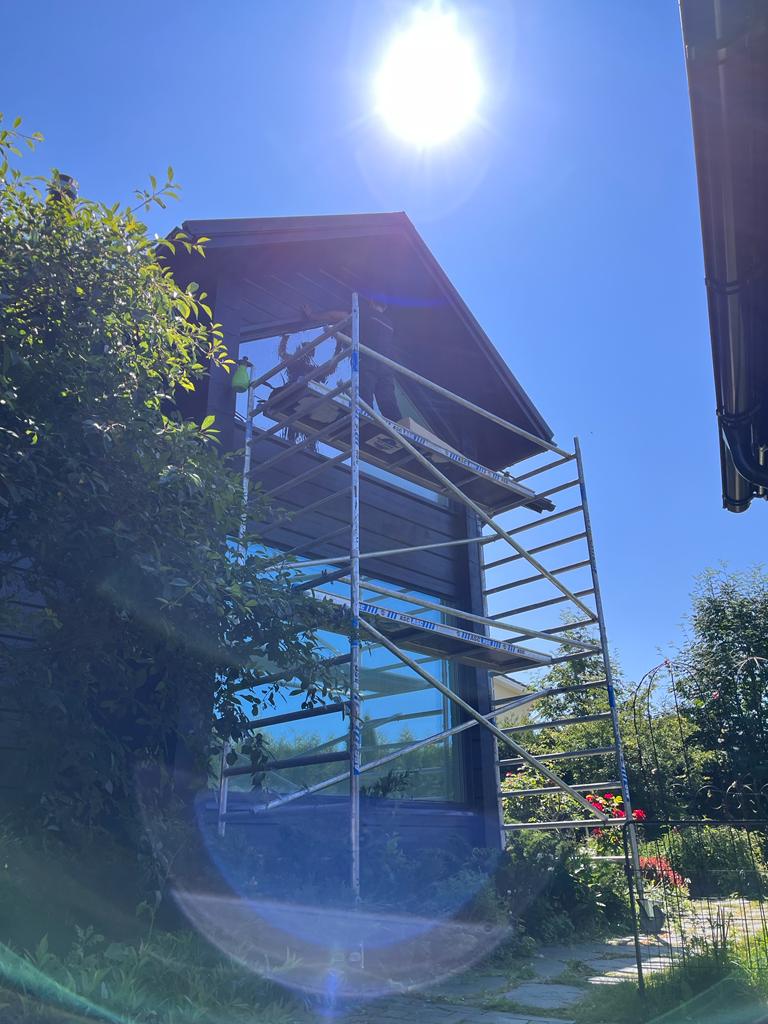 Aurinkosuojakalvo ikkunaan – Näkösuoja, lämmönsäästö ja energiatehokkuus