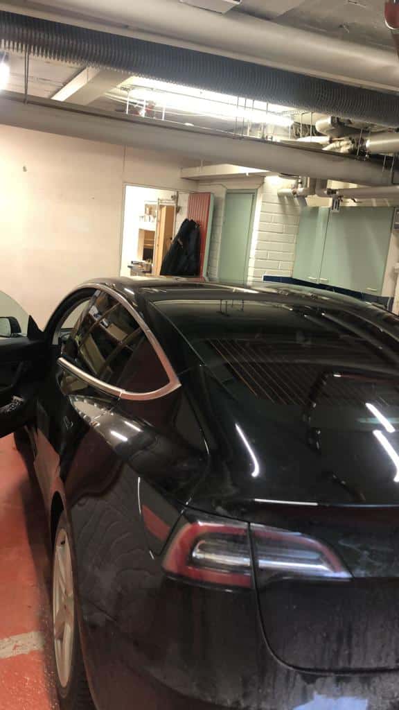 3M auton lasien tummennus Helsinki Tesla